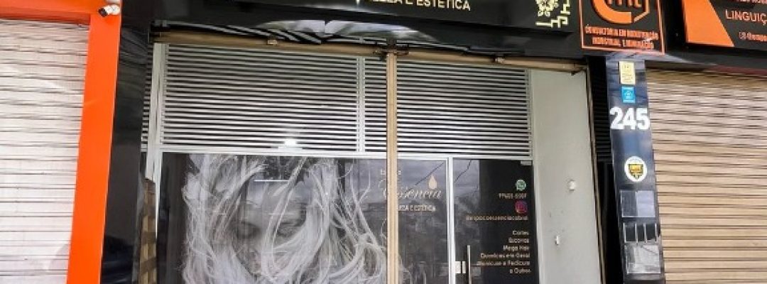 Fachada do Espaço Essência ou foto externa do prédio. Alt: "Fachada do Espaço Essência, no bairro Cabral em Contagem, onde funciona o Estúdio de Pilates Camila Cerqueira.